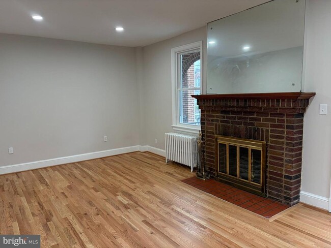 Building Photo - 603 Quackenbos St NW