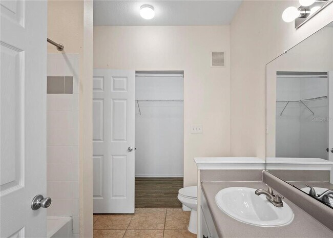 Building Photo - 10512 White Lake Ct