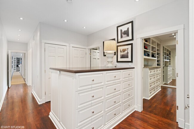 Building Photo - 38 E Elm St