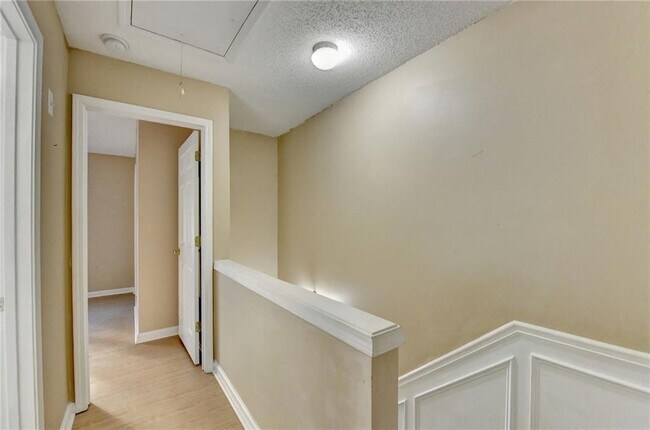 Building Photo - 229 Riverstone Commons Cir