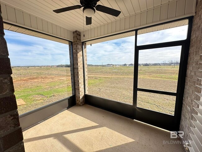 Building Photo - 146 Millet Ave