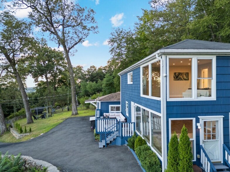 Building Photo - 52 Pavilion Rd