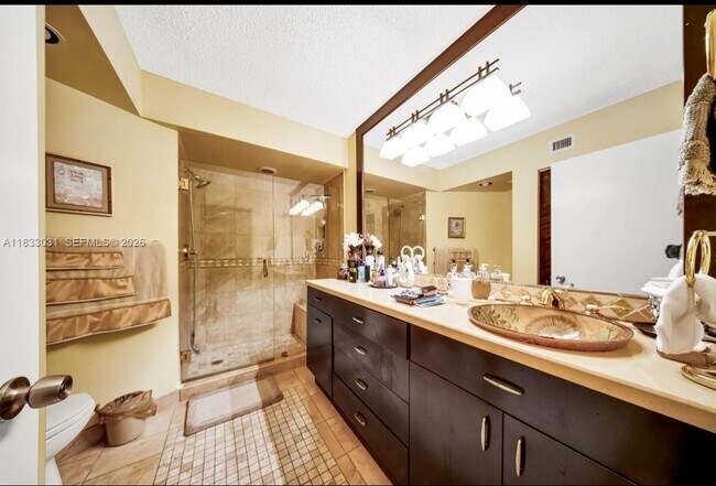 Building Photo - 19101 NE 36th Pl