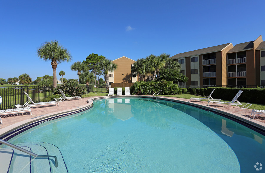 Courtyard On The Green Apartments - 2700 Croton Rd Melbourne FL 32935 ...