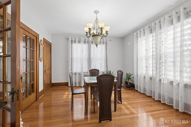 Building Photo - 415 Main St