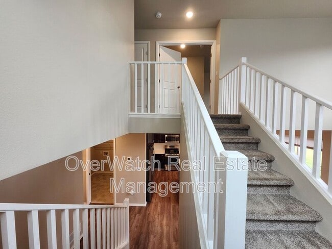 Building Photo - 207 Shageluk St