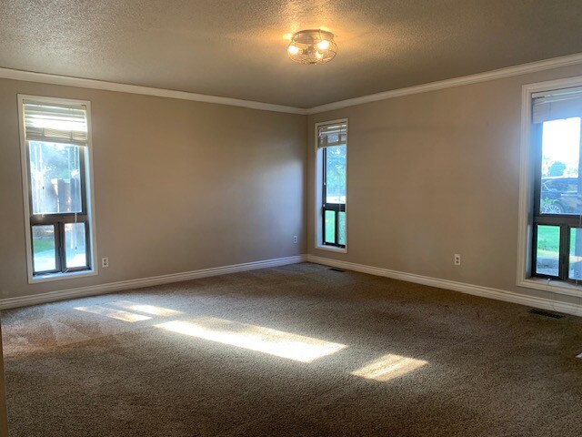 Building Photo - 8995 W Pembrook Dr