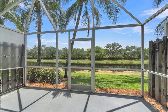 Building Photo - 2494 Cordoba Bend