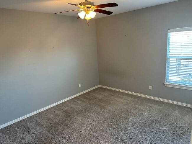 Building Photo - Available Now! Modern 3-Bedroom, 2-Bathroom Home in Legendary Subdivision near Shaw Elementary