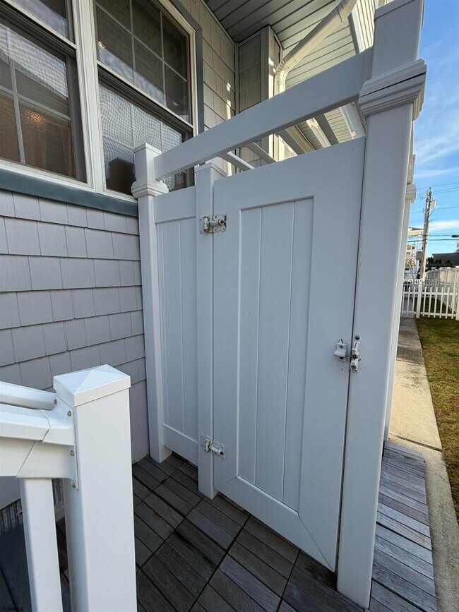 Building Photo - 26 S Coolidge Ave