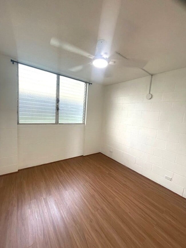 Building Photo - Renovated 2 Bedroom / 1 Bath in Honolulu