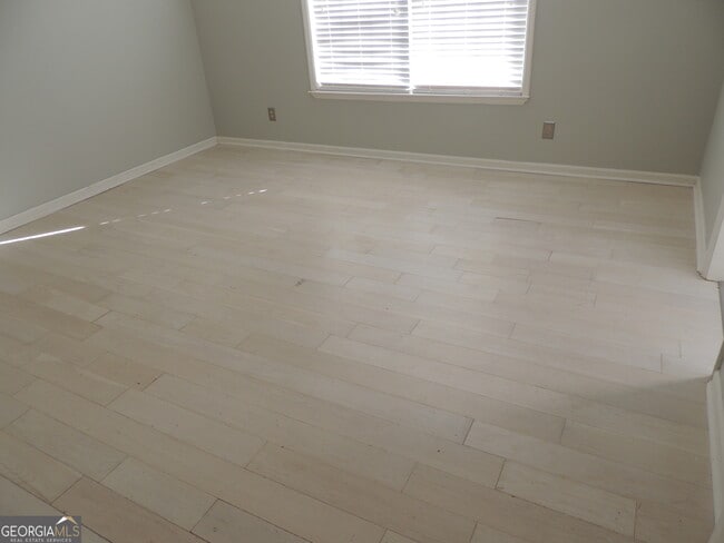 Building Photo - 492 Stonemill Manor