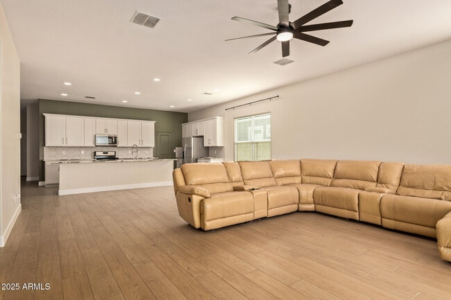 Building Photo - 15612 W Smoketree Dr