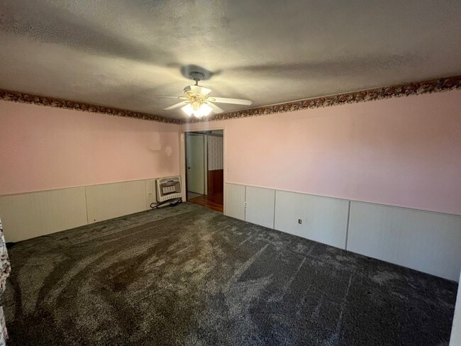 Building Photo - 503 N Pecan St