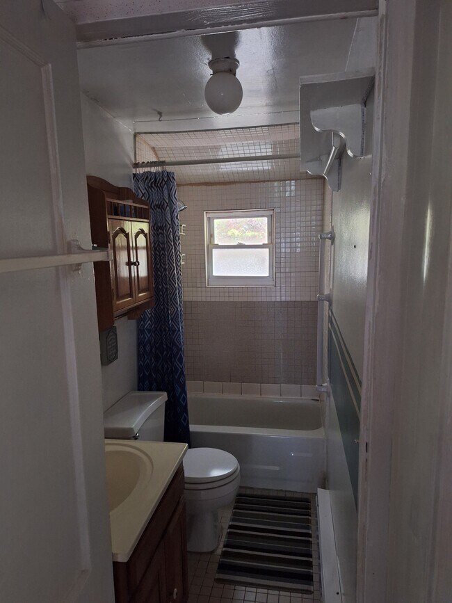 Building Photo - 33 Oakwood Trail S