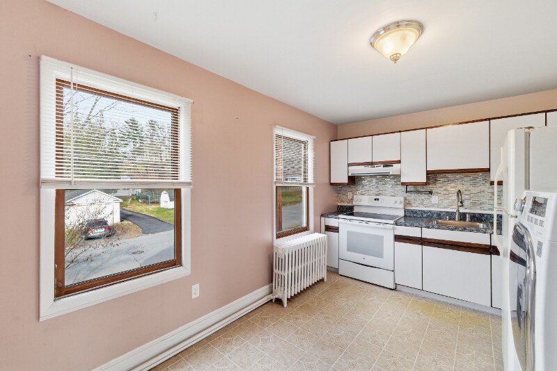 Building Photo - 2 Grandview St