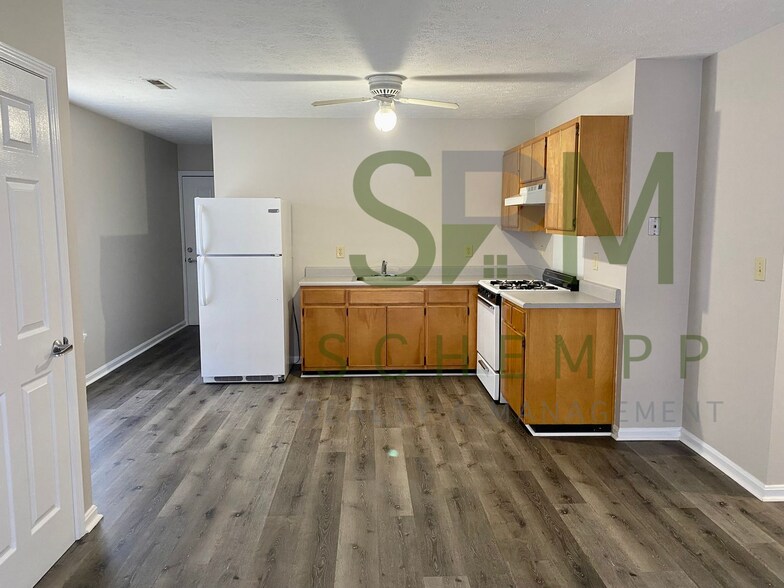 Building Photo - 2433 Slevin St