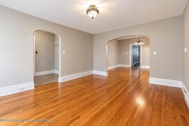 Building Photo - 601 Clay Ave