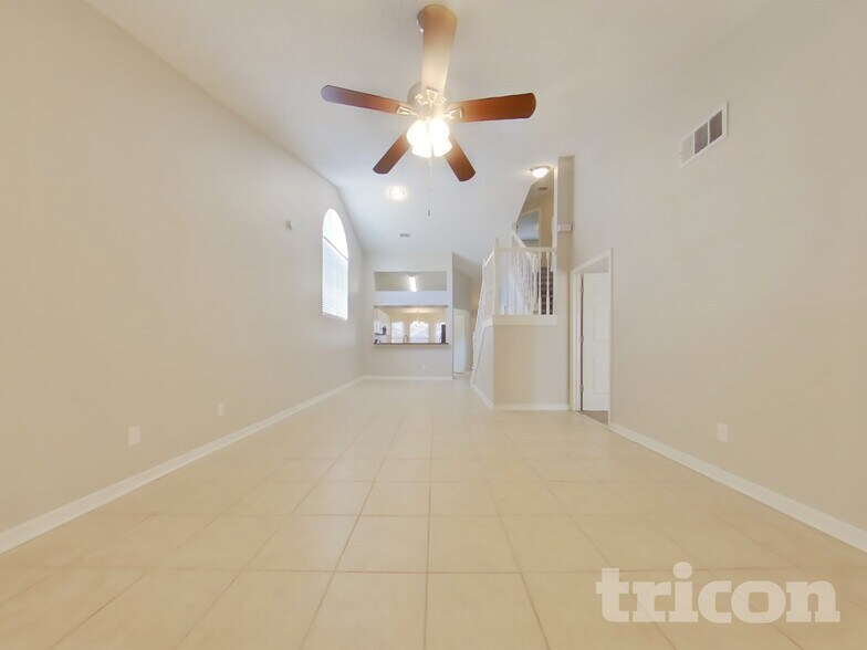 Building Photo - 1627 Chatham Cir