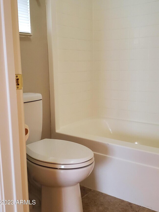 Building Photo - 15021 W Ventura St