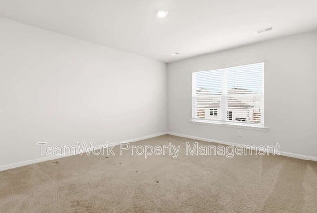 Building Photo - 806 Lilyford Ln