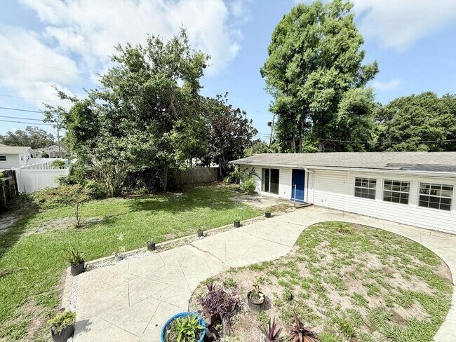 Building Photo - 2658 Sunny Breeze Ave