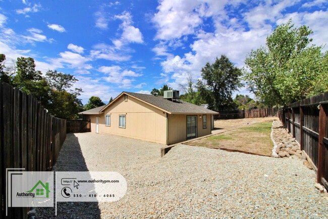 Building Photo - 1722 Almaden Dr