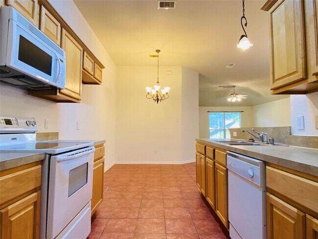 Building Photo - 5747 Wandering Creek Dr