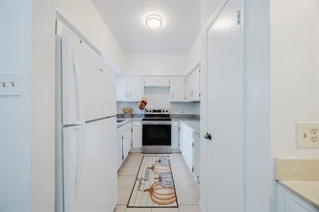 Building Photo - 412 Pebble Way