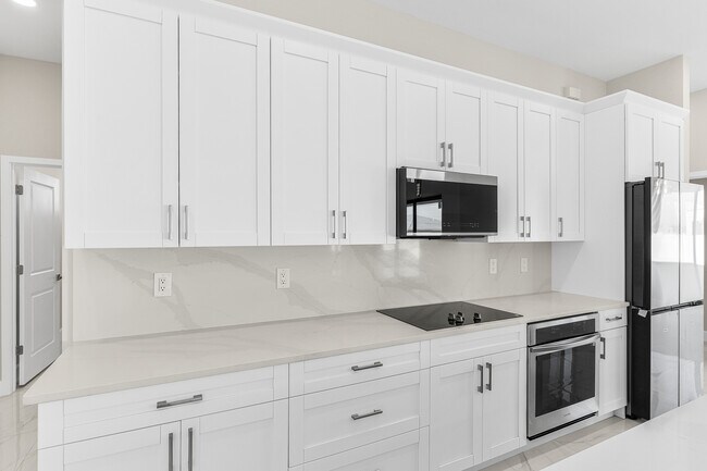 Building Photo - 2014 NE 9th Ave