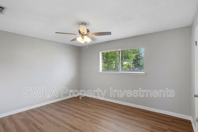 Building Photo - 338 Vanessa Ave