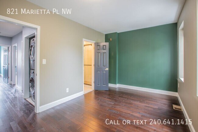 Building Photo - 821 Marietta Pl NW