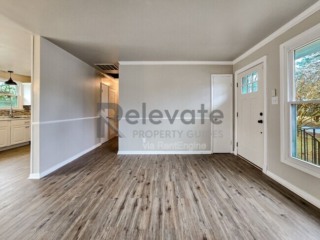 Building Photo - 3206 Belmont Ave