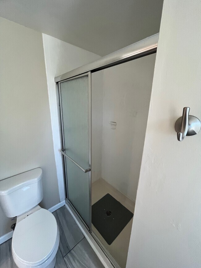 Building Photo - 61 Knolls Ln