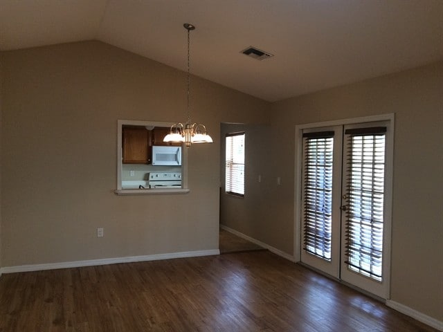 Building Photo - 1004 Lantana Dr