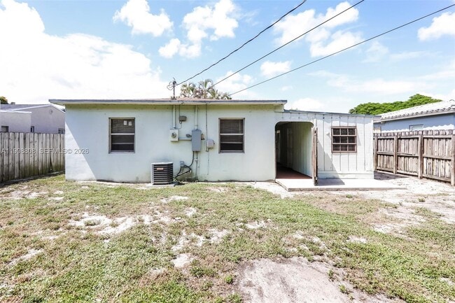 Building Photo - 1328 NW 3rd Ave