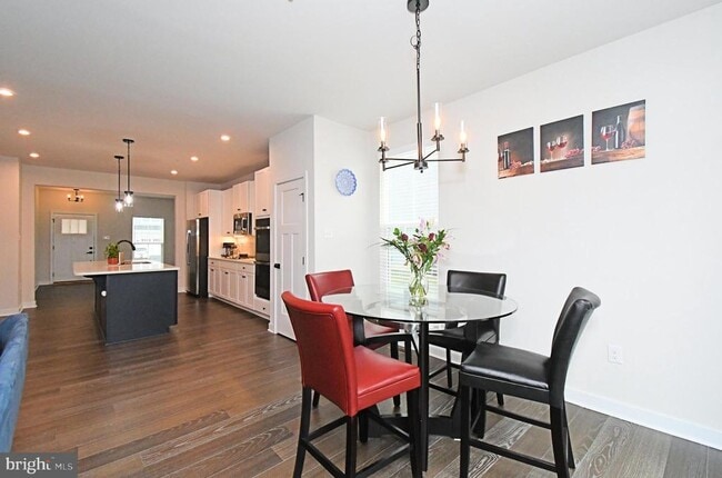 Building Photo - 500 Sterling Dr