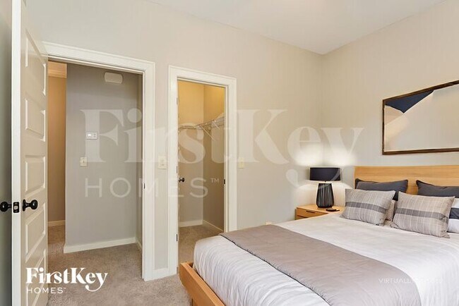 Building Photo - 604 Round Rd