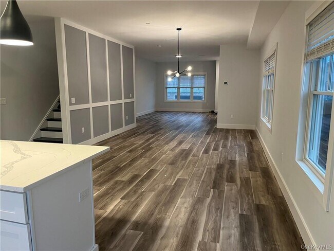 Building Photo - 195 Park Ave