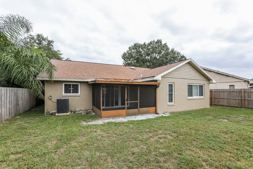 Building Photo - 1009 Black Willow Dr