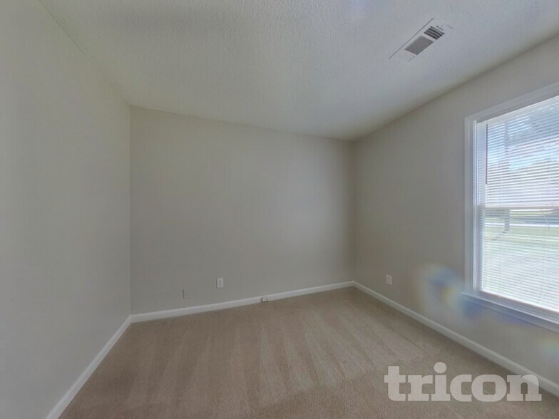 Building Photo - 3560 TraddSprings Way