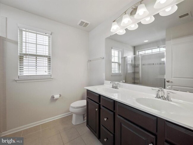 Building Photo - 5904 Leben Dr
