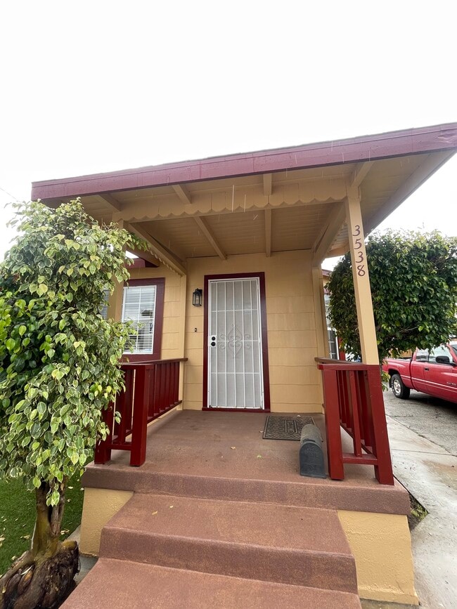 Building Photo - 3538 W 118th Pl