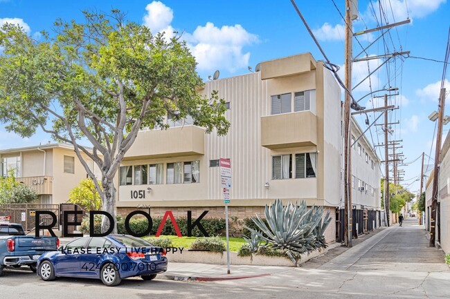 Building Photo - 1051 1/4 N Ogden Dr-6