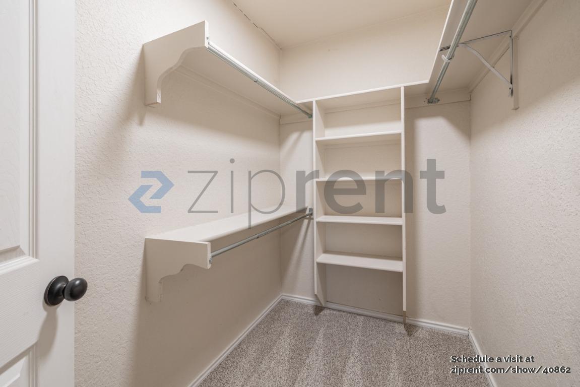 Building Photo - 6706 Raintree Pl
