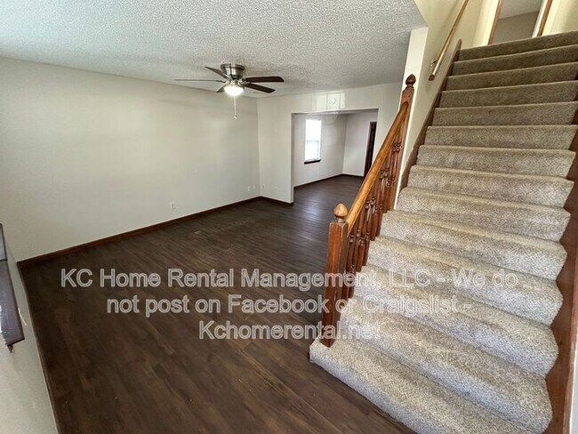 Building Photo - 225 Ottawa St