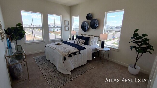 Building Photo - 647 Rollins Aly