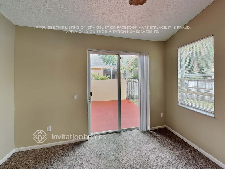 Building Photo - 6119 Oak Bluff Way