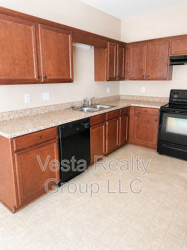 Building Photo - 1055 City Park Dr