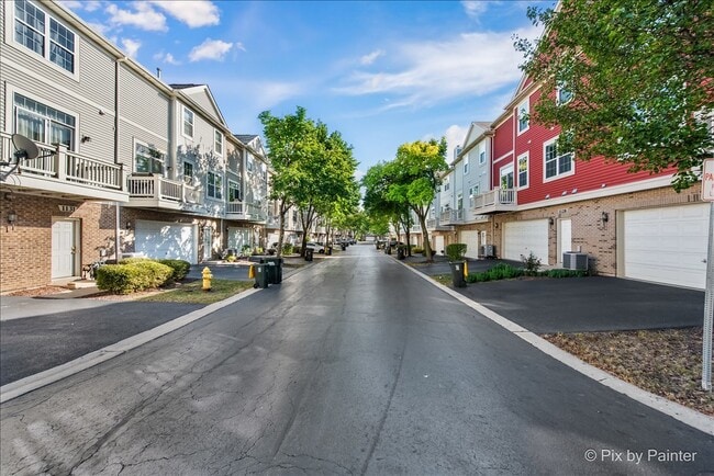 Building Photo - 1128 Bartholdi Ct